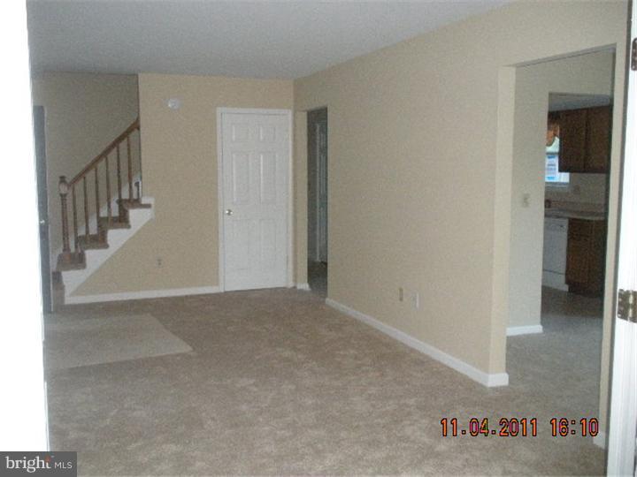 25 Mifflin Road Dover, DE 19904 - Photo 4 of 10 Living Room