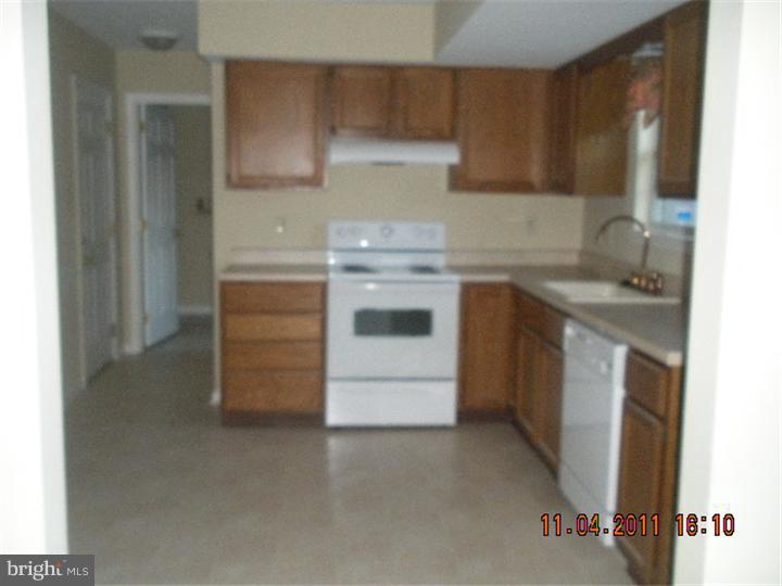 25 Mifflin Road Dover, DE 19904 - Photo 6 of 10 Kitchen