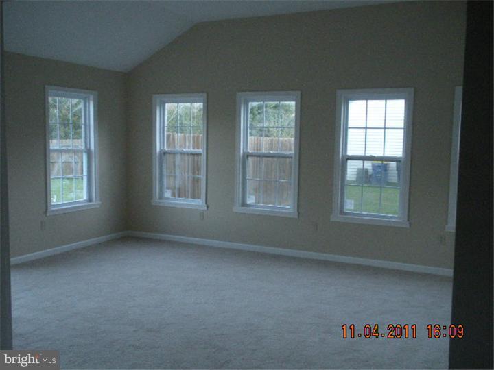 25 Mifflin Road Dover, DE 19904 - Photo 7 of 10 Family Room