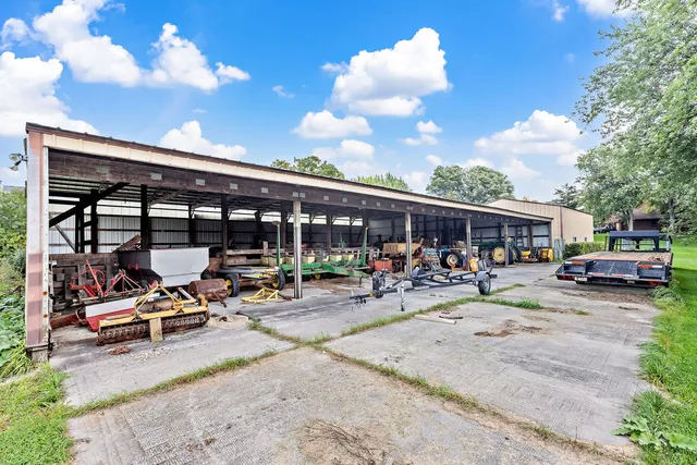 $1,500,000 | 29650 North Garland Road, Wauconda, IL 60084