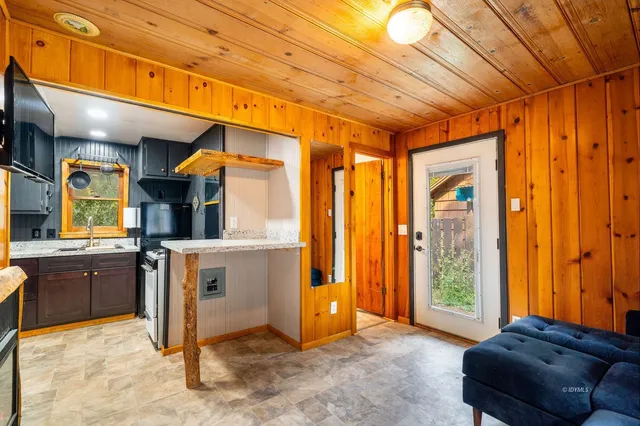 $631,000 | 54105 South Circle Drive, Idyllwild, CA 92549