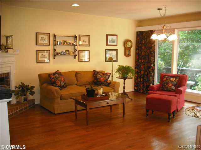 5806 Spinnaker Cove Road Midlothian, VA 23112 - Photo 5 of 12 Den/Family/Great Room - Morning Room with gas Fireplace off Tavern Kitchen with Unbeliveble Waterview