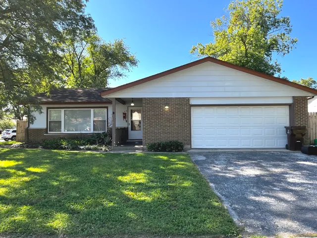 $297,000 | 939 Coach Road, Homewood, IL 60430