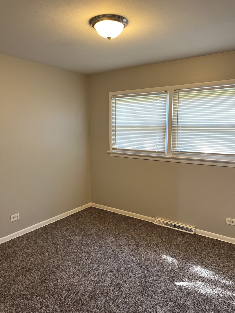 939 Coach Road Homewood, IL 60430 - Photo 11 of 15 Gallery Image 11