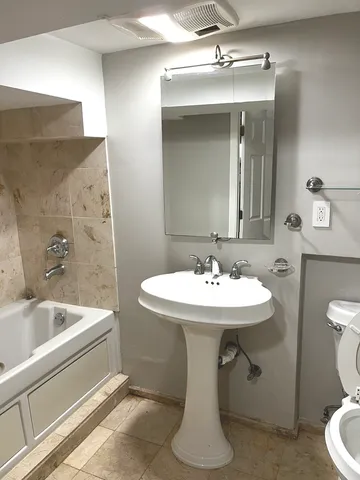 $297,000 | 939 Coach Road, Homewood, IL 60430