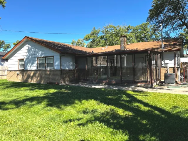 $297,000 | 939 Coach Road, Homewood, IL 60430