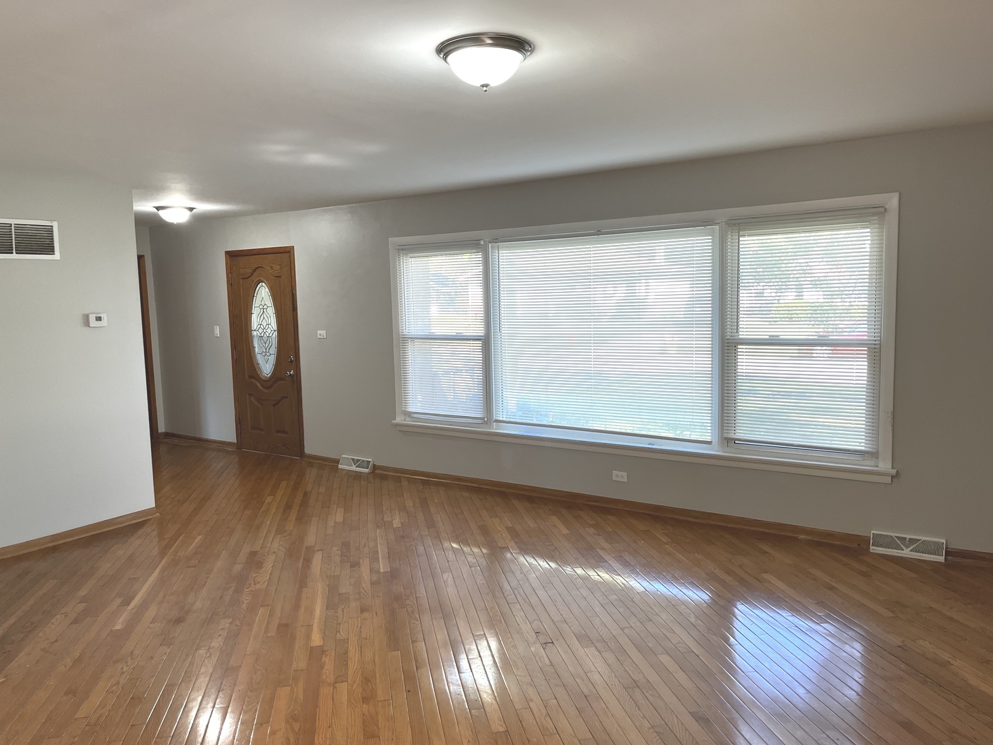 939 Coach Road Homewood, IL 60430 - Photo 3 of 15 Gallery Image 3