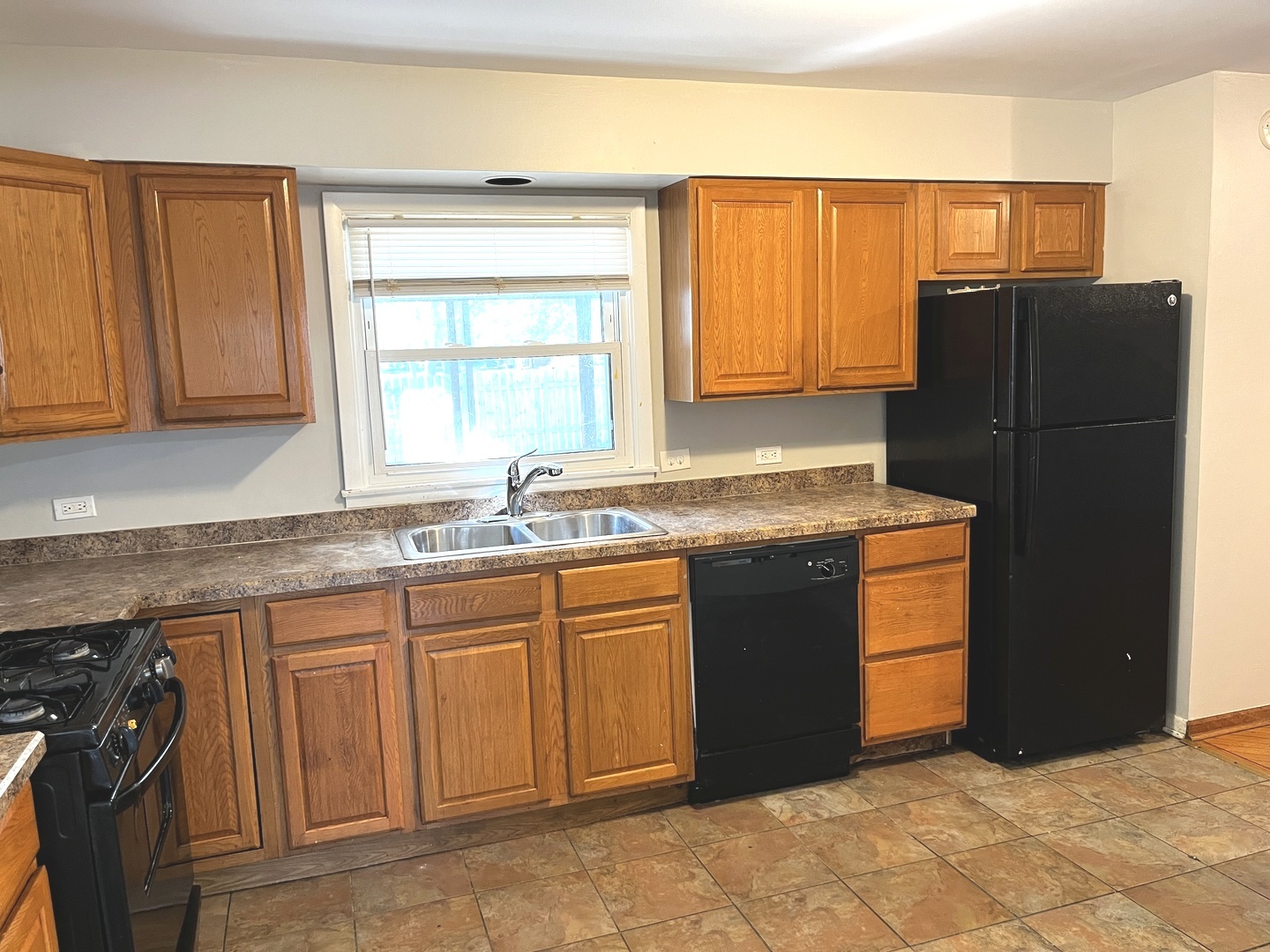 939 Coach Road Homewood, IL 60430 - Photo 4 of 15 Gallery Image 4