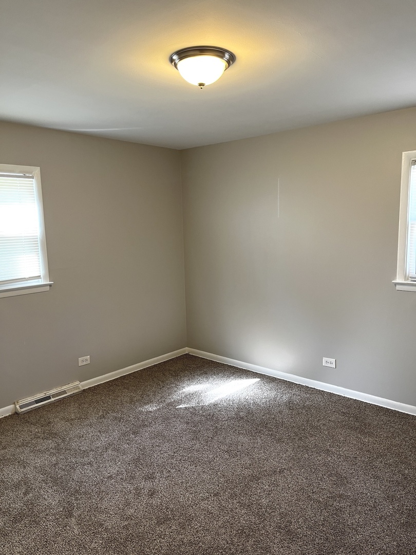 939 Coach Road Homewood, IL 60430 - Photo 10 of 15 Gallery Image 10
