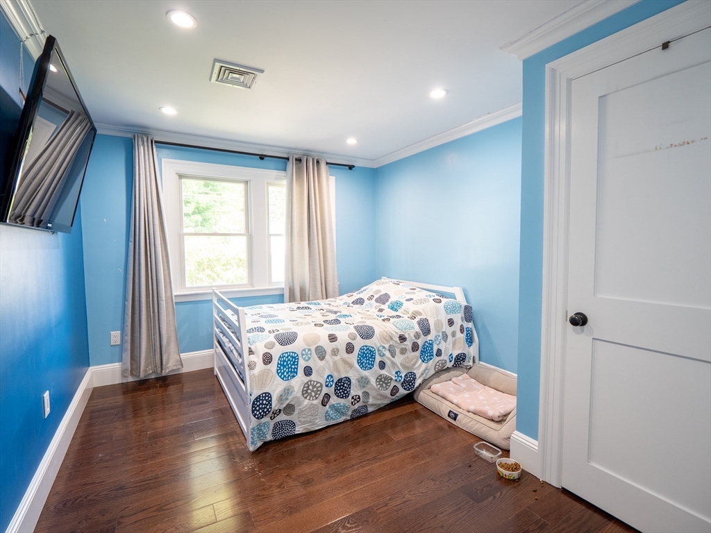 159 Mishawum Road Woburn, MA 01801 - Photo 8 of 38