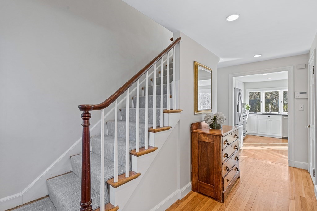 96 Glen Road Wellesley, MA 02481 - Photo 2 of 31