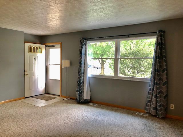 178 Helen Road Southwest Pataskala, OH 43062 - Photo 5 of 51 Gallery Image 5