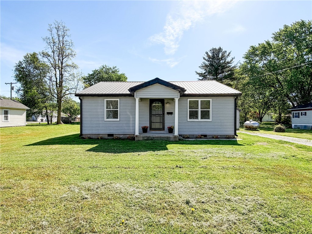 112 Northwest 4th Street Casey, IL 62420 - Photo 20 of 34