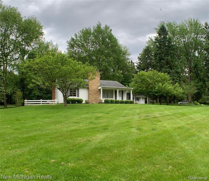 1235 Avon Circle West Rochester Hills, MI 48309 - Photo 1 of 2