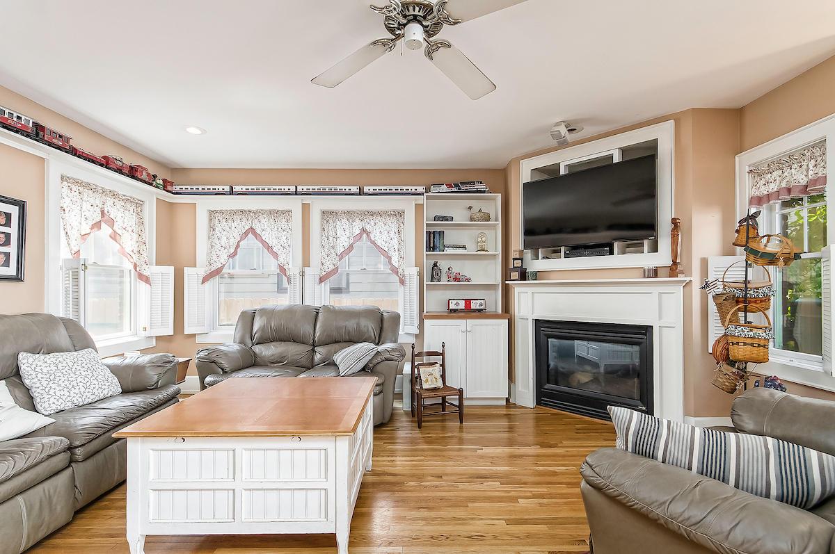 123 South Cassingham Road Bexley, OH 43209 - Photo 17 of 48