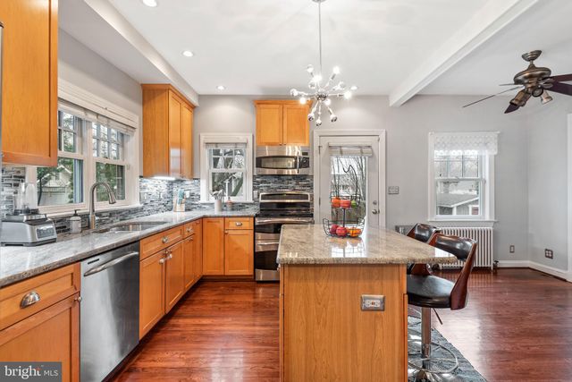 $1,355,000 | 15 East Oak Street, Alexandria, VA 22301