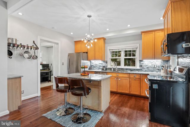 $1,355,000 | 15 East Oak Street, Alexandria, VA 22301