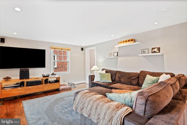 $1,355,000 | 15 East Oak Street, Alexandria, VA 22301