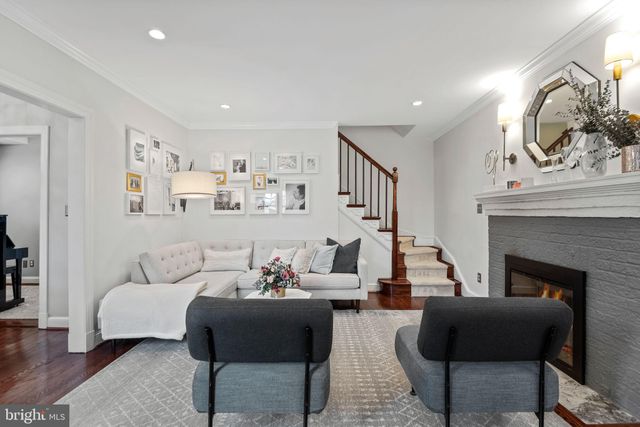 $1,355,000 | 15 East Oak Street, Alexandria, VA 22301