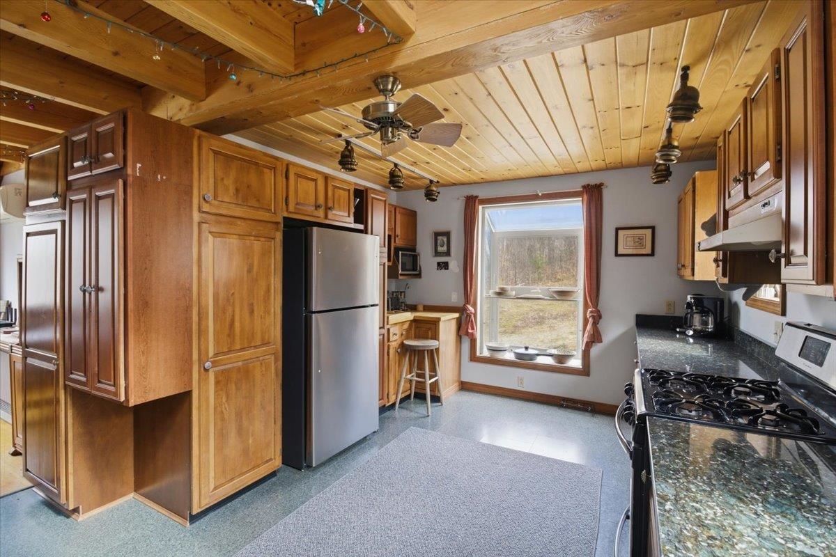 1871 West Hill Road Townshend, VT 05353 - Photo 10 of 31