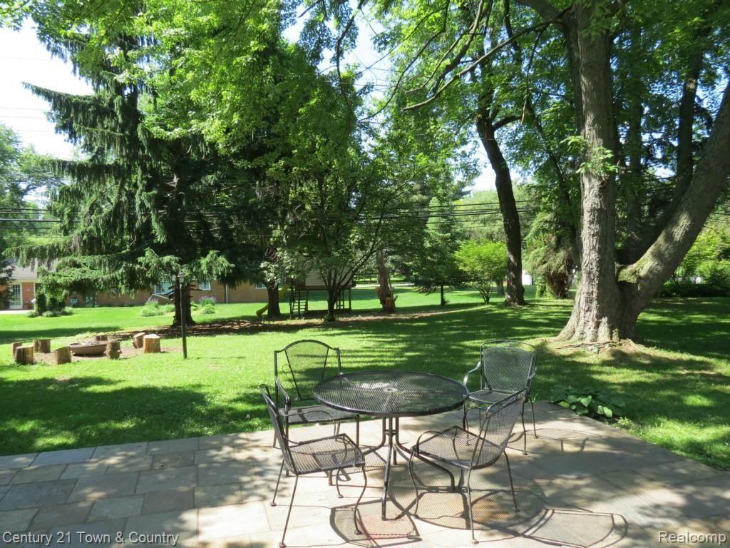 2325 West Avon Road Rochester, MI 48309 - Photo 32 of 34 rear_view.jpg