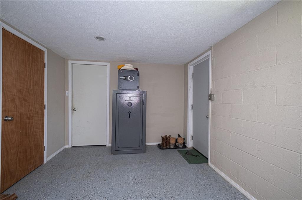 127 Devils Den Road Burgettstown, PA 15021 - Photo 12 of 18 Gallery Image 12