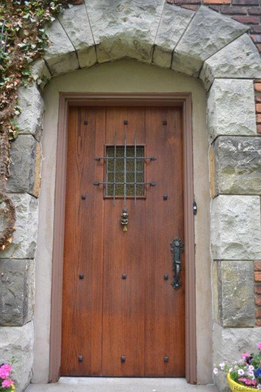 803 Barrington Road Grosse Pointe, MI 48230 - Photo 2 of 15 Barrington 283.jpg