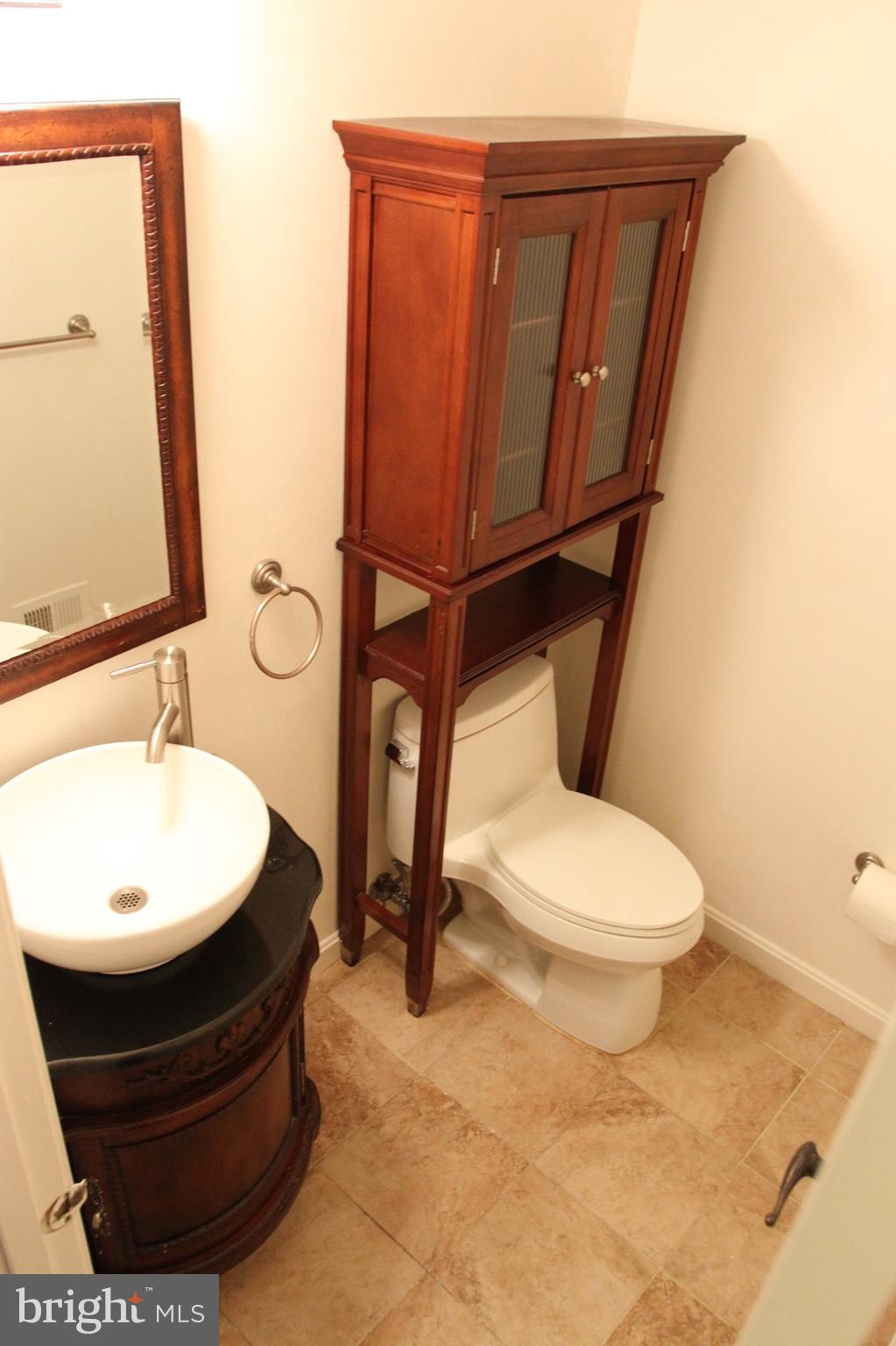 1135 Bandy Run Road Herndon, VA 20170 - Photo 13 of 30 1/2 bath main level
