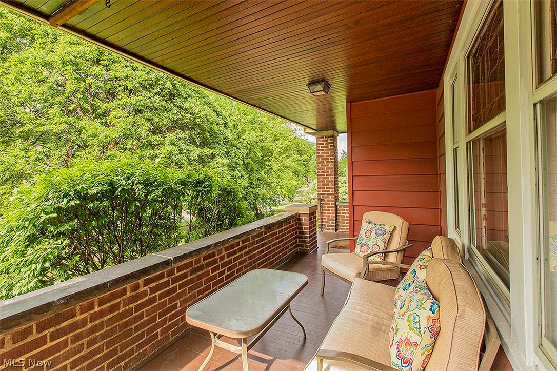 3253 Bradford Road Cleveland, OH 44118 - Photo 3 of 34