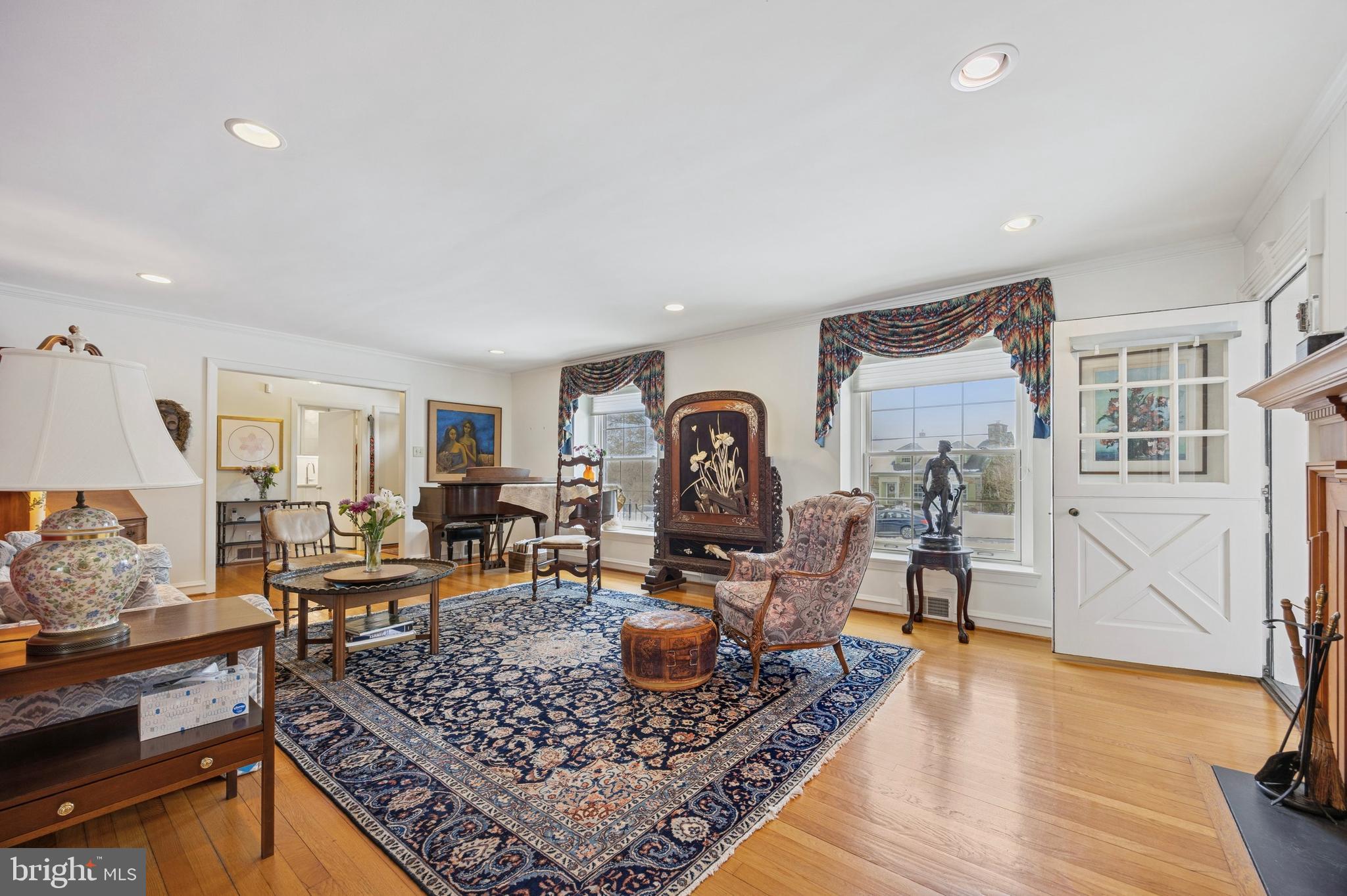 505 Red Leaf Road Wynnewood, PA 19096 - Photo 8 of 35 Living Room with natural light