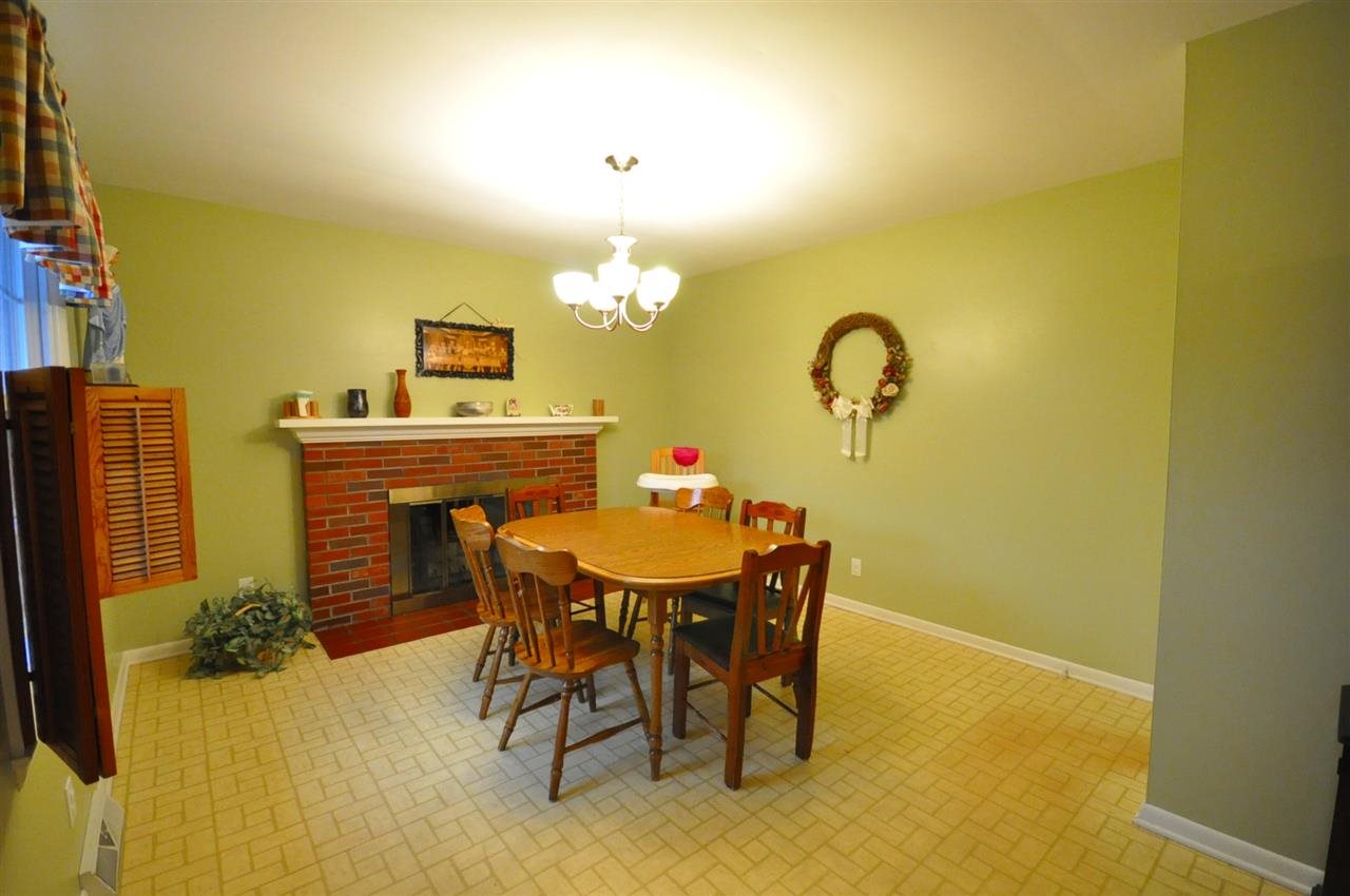 413 Christ Road Evansville, IN 47711 - Photo 6 of 27 Gallery Image 6