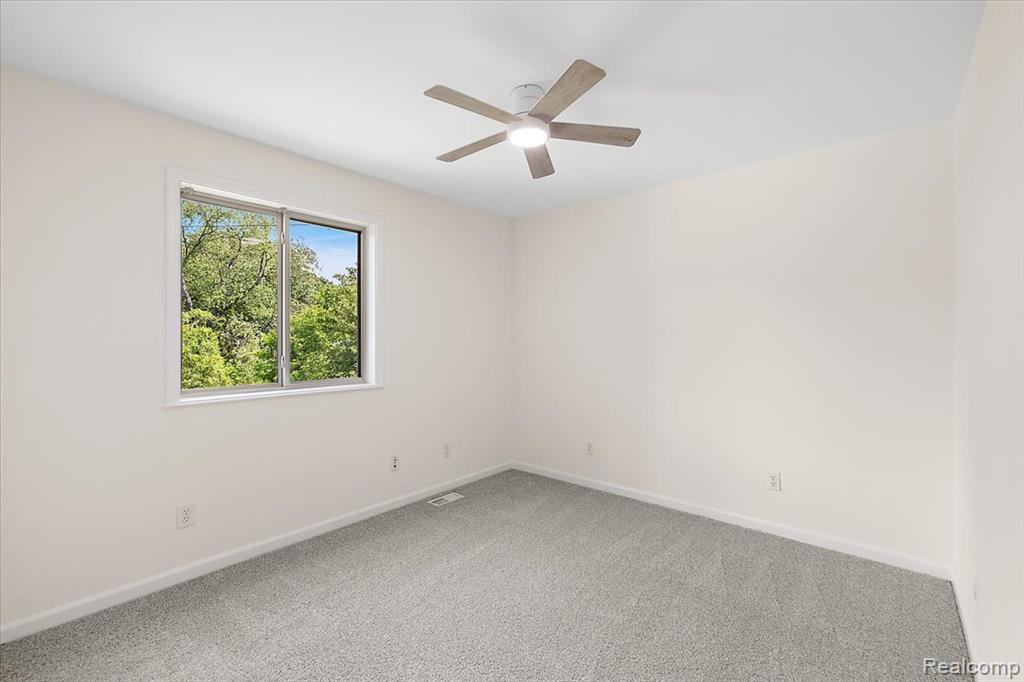 9248 Riverside Drive Brighton, MI 48116 - Photo 27 of 46