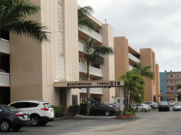 $1,625 | 218 Northeast 12th Avenue, Unit 106, Hallandale Beach, FL 33009