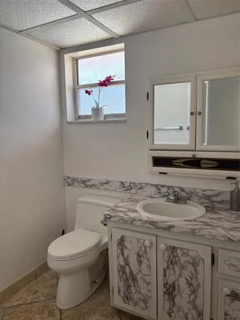 $1,625 | 218 Northeast 12th Avenue, Unit 106, Hallandale Beach, FL 33009