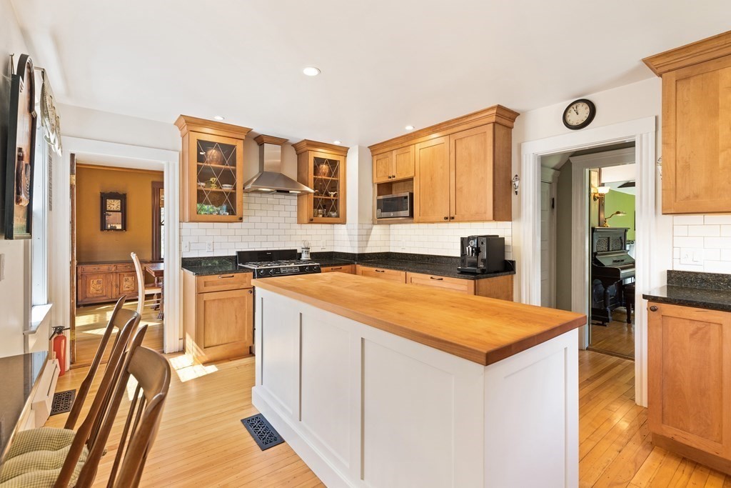 723 Main Street Boxford, MA 01921 - Photo 9 of 40 Gallery Image 9