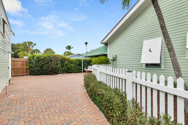 $1,850,000 | 800 Kanuga Drive, West Palm Beach, FL 33401