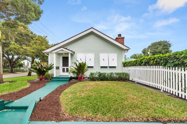 $1,850,000 | 800 Kanuga Drive, West Palm Beach, FL 33401