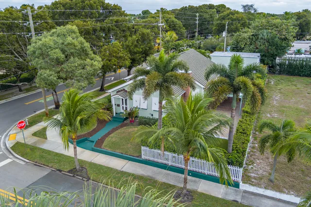 $1,850,000 | 800 Kanuga Drive, West Palm Beach, FL 33401