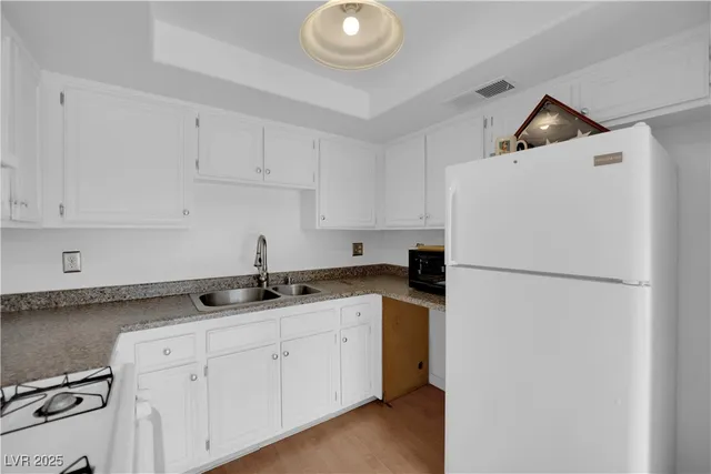 $1,550 | 2248 Short Pine Drive, Las Vegas, NV 89108