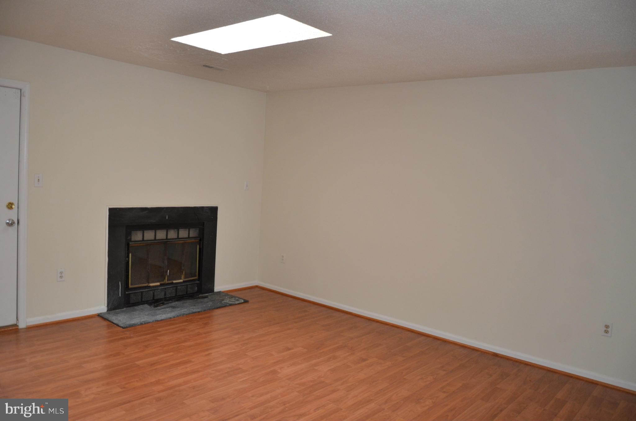 3626 Anchorage Cove Triangle, VA 22172 - Photo 5 of 11 a view of an empty room with window