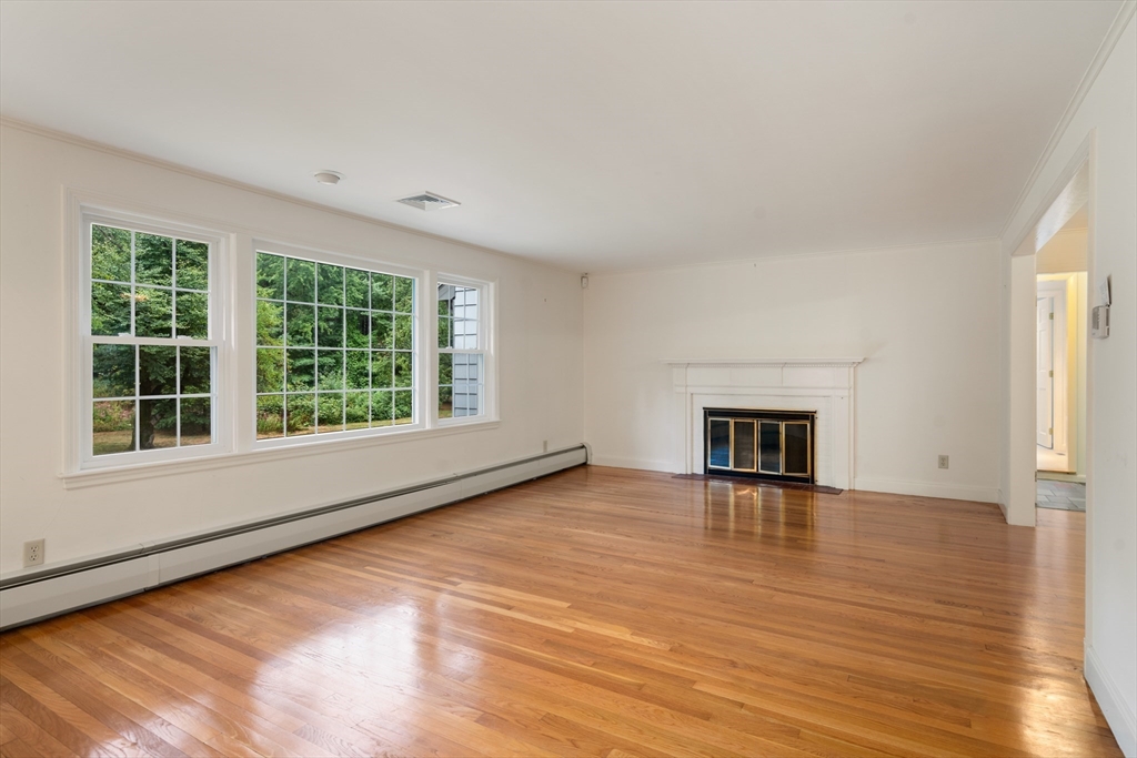 10 Radcliffe Road Weston, MA 02493 - Photo 14 of 41