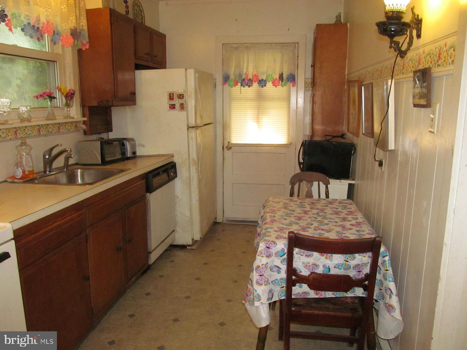 309 Summit Road Media, PA 19063 - Photo 10 of 22 Kitchen