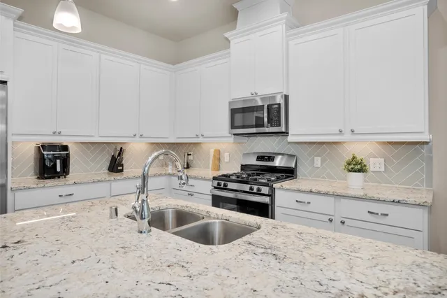 $2,450 | 28100 Rocky Heights Drive, Spring, TX 77386