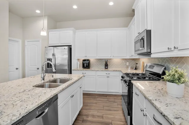 $2,450 | 28100 Rocky Heights Drive, Spring, TX 77386