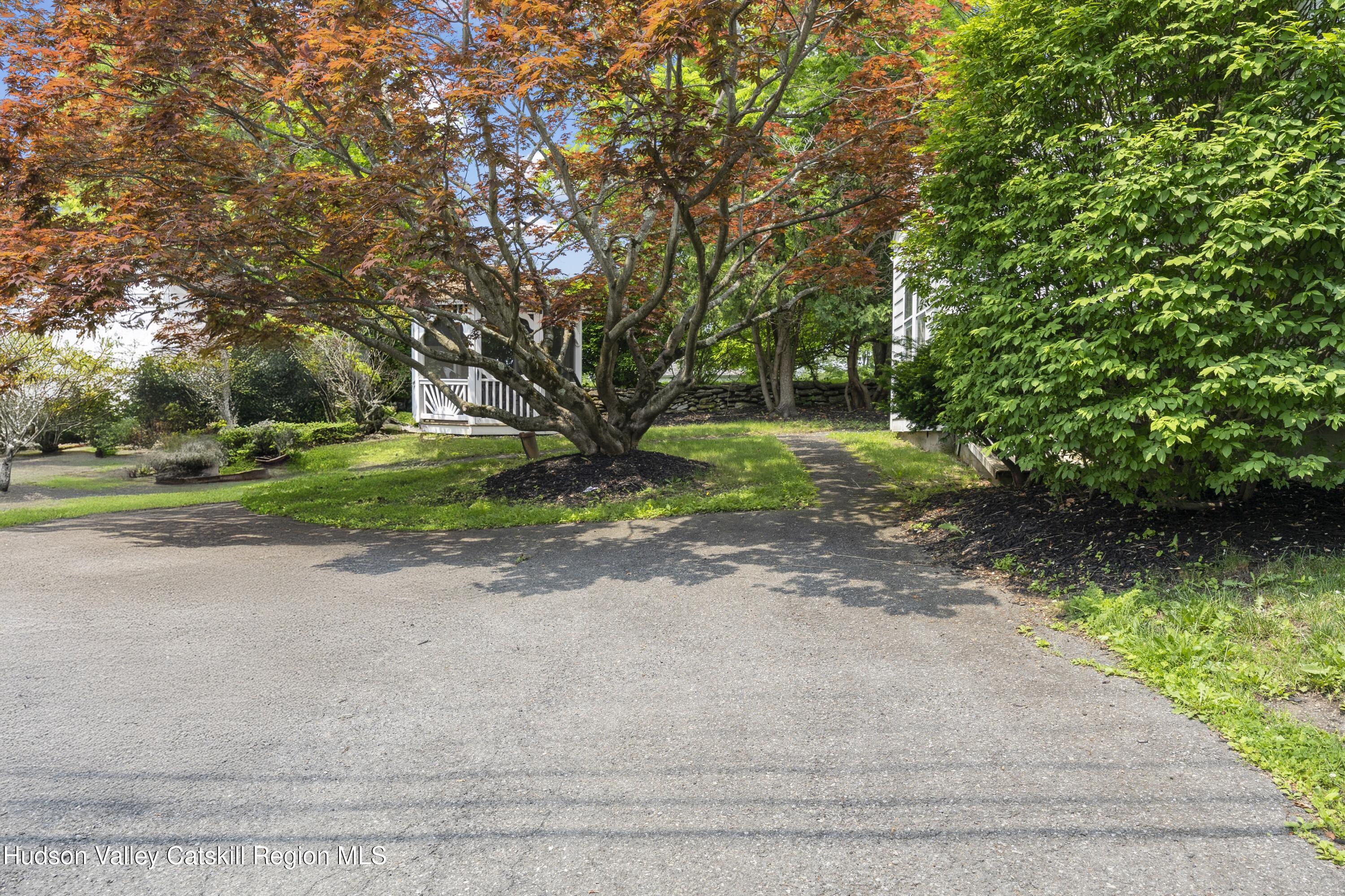 207 Maple Avenue Germantown, NY 12526 - Photo 3 of 8