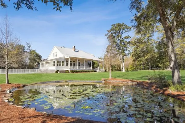 $3,995,000 | 830 South New Hampshire Street, Covington, LA 70433