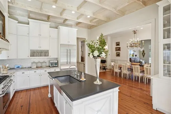 $3,995,000 | 830 South New Hampshire Street, Covington, LA 70433