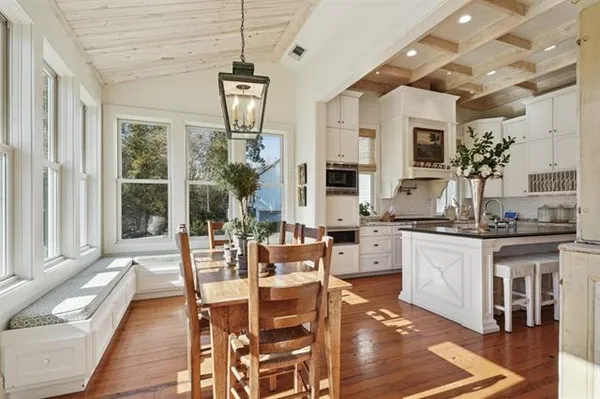 $3,995,000 | 830 South New Hampshire Street, Covington, LA 70433