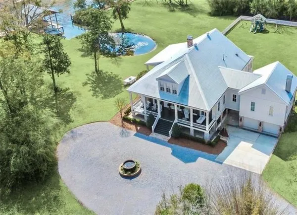 $3,995,000 | 830 South New Hampshire Street, Covington, LA 70433