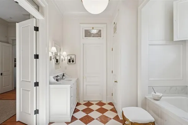 $3,995,000 | 830 South New Hampshire Street, Covington, LA 70433